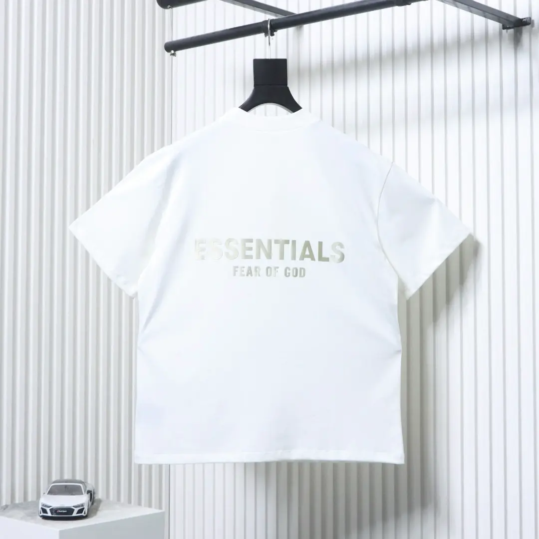 FEAR OF GOD FOG X ESSENTIALS Kurzarm-T-Shirt mit Silikonlabel und Rückendruck – Bild 11