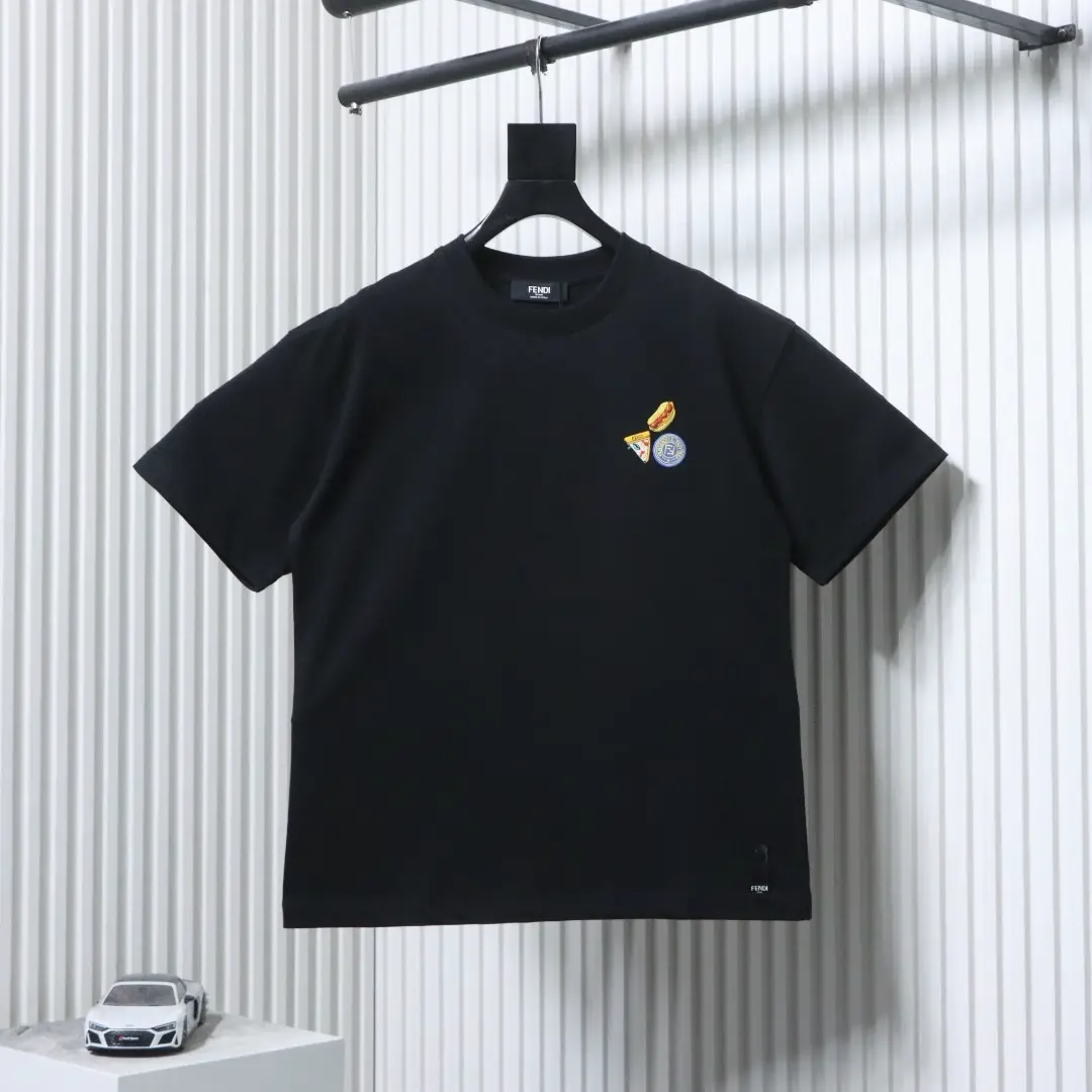 Fendilicious Pizza Muster Besticktes Kurzarm-T-Shirt