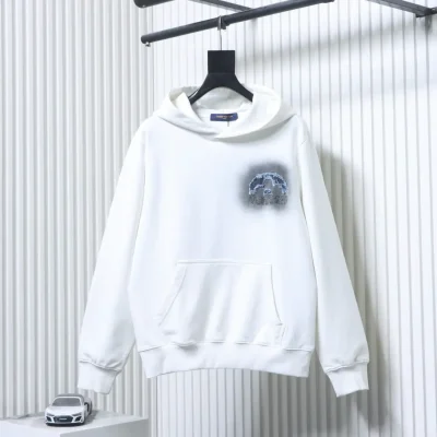 Gewaschener-und-im-Distressed-Look-gehaltener-Hoodie-mit-Denim-Applikation-in-Form-eines-vierblaettrigen-Kleeblatts