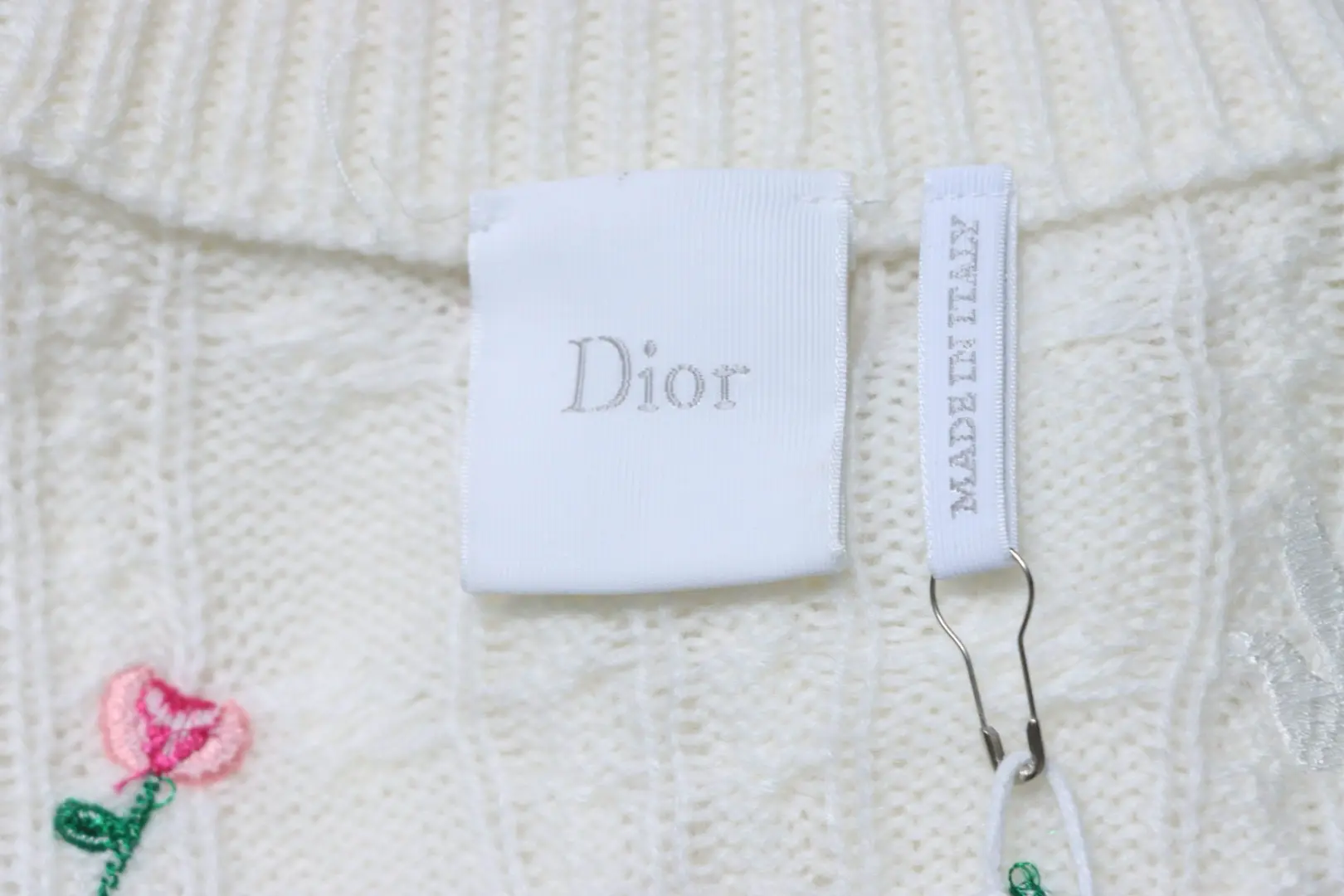 Kaschmir-Cardigan mit Rosen- und Taubenstickerei – Bild 9