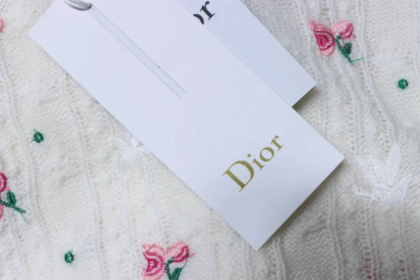 Kaschmir-Cardigan mit Rosen- und Taubenstickerei – Bild 10