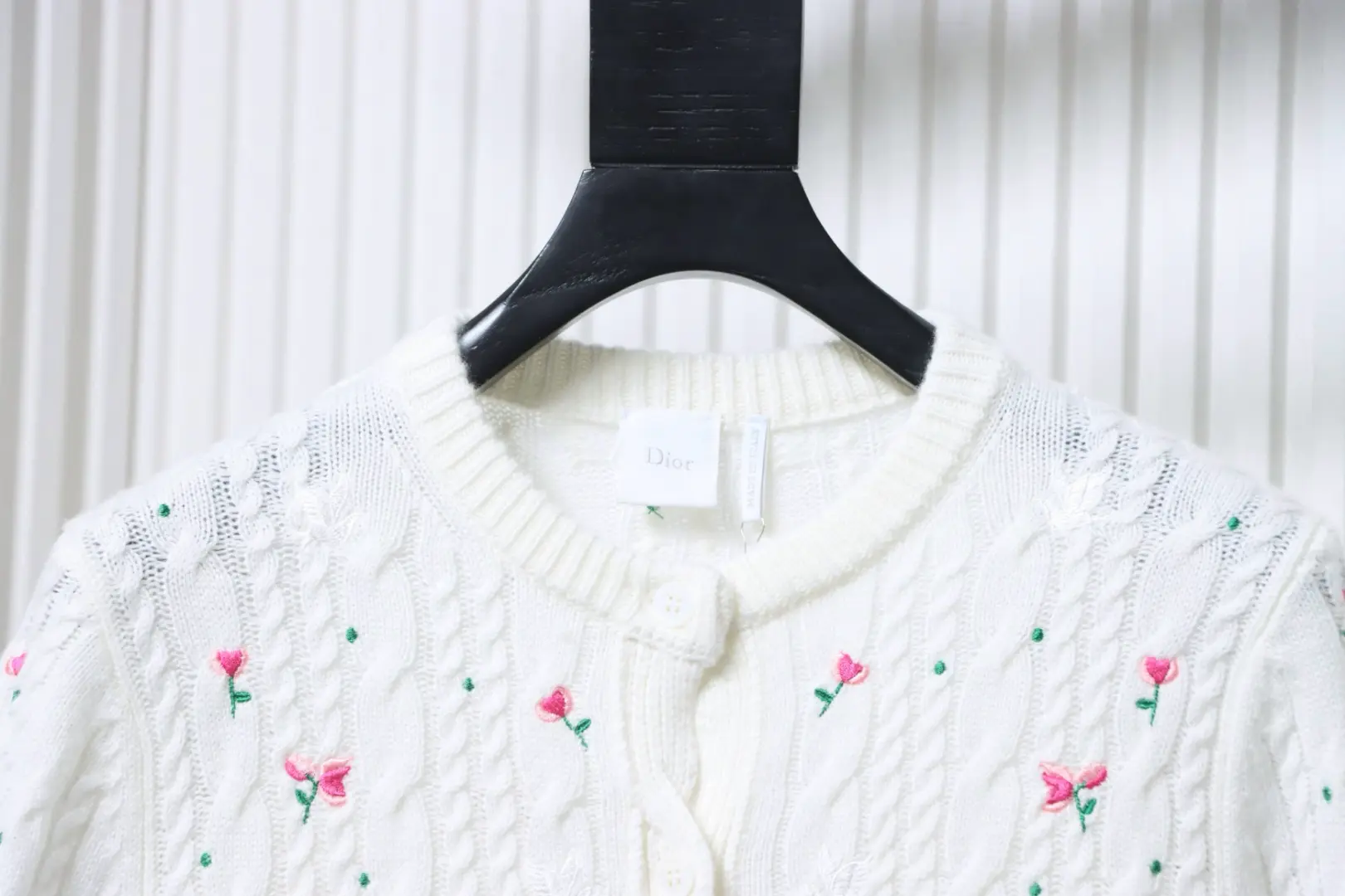 Kaschmir-Cardigan mit Rosen- und Taubenstickerei – Bild 3