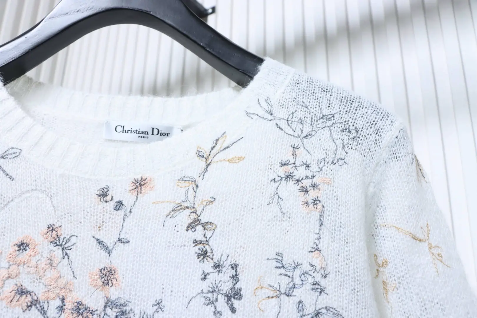 Kaschmirpullover mit floraler Stickerei im Tusche-Stil – Bild 5