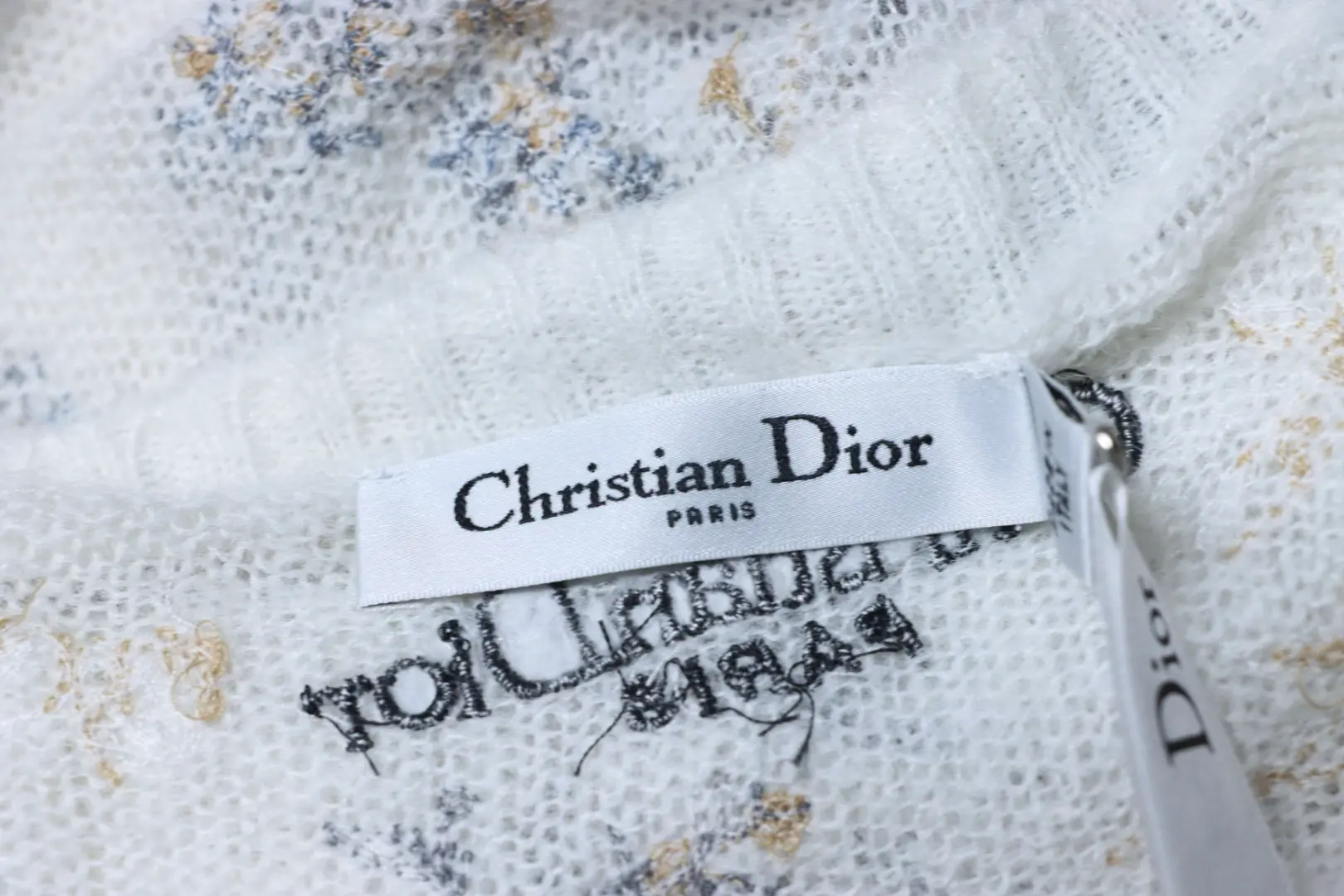 Kaschmirpullover mit floraler Stickerei im Tusche-Stil – Bild 8