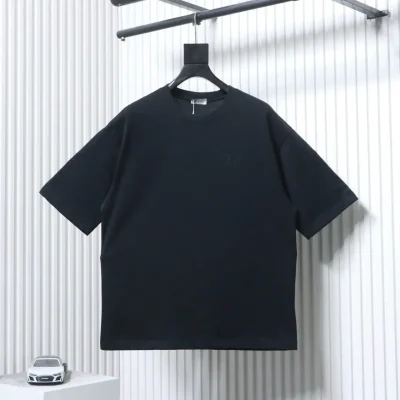 Klassisches Kurzarm-T-Shirt mit gesticktem Schriftzug-Patch