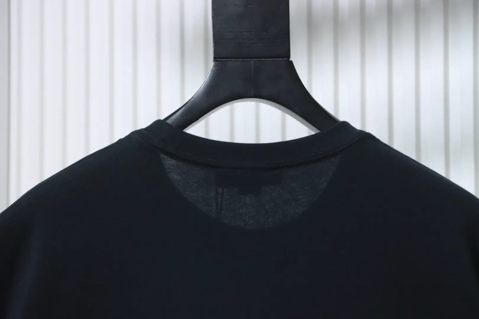 Klassisches Kurzarmhemd mit Logostickerei – Bild 4