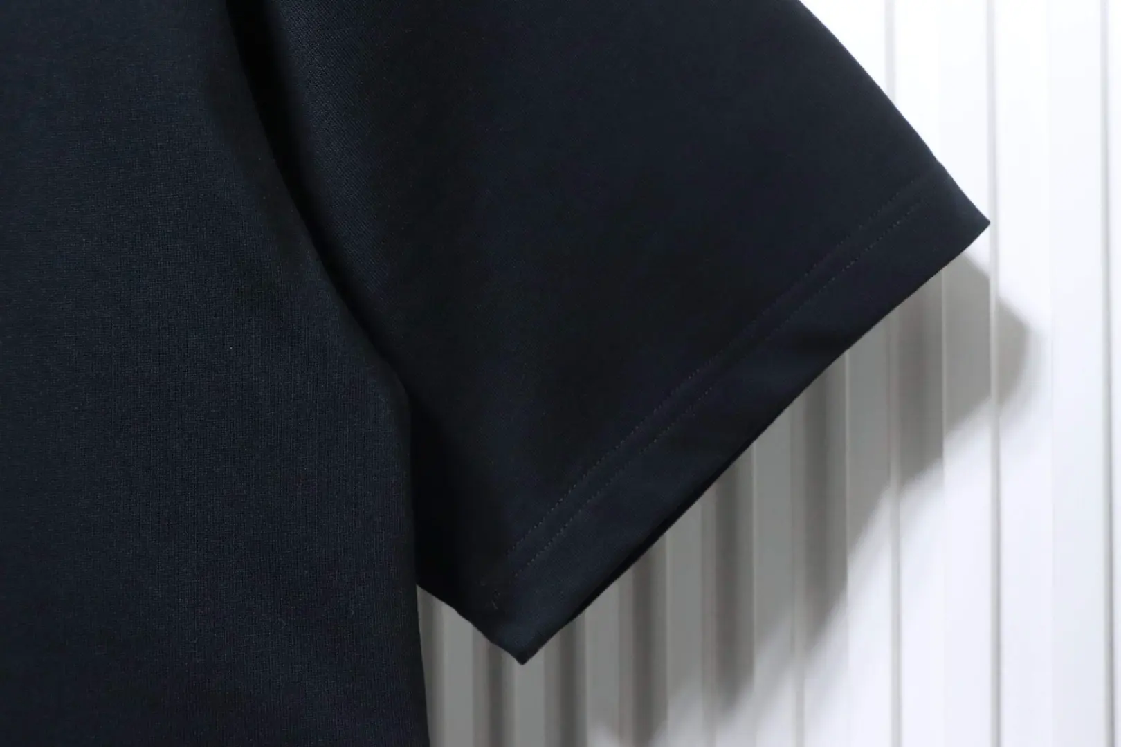 Klassisches Kurzarmhemd mit Logostickerei – Bild 6