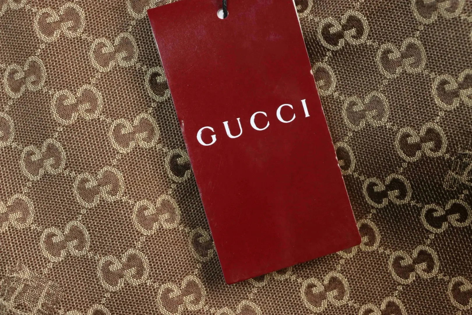 Klassisches Kurzarmhemd mit gesticktem GG-Pferde-Jahresabzeichen – Bild 10