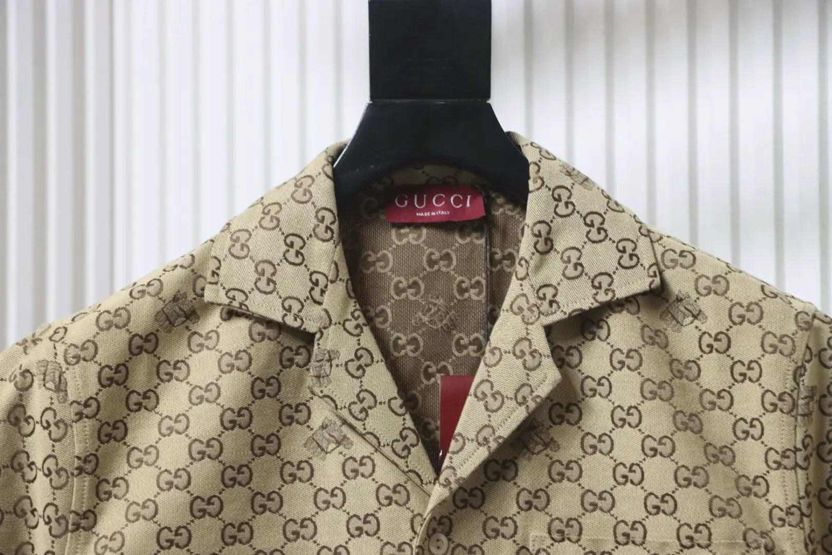 Klassisches Kurzarmhemd mit gesticktem GG-Pferde-Jahresabzeichen – Bild 3