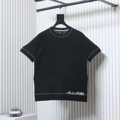 Kurzärmeliges Jacquard-Strick-T-Shirt mit Buchstabensignatur und gepunkteten Linien am Saum