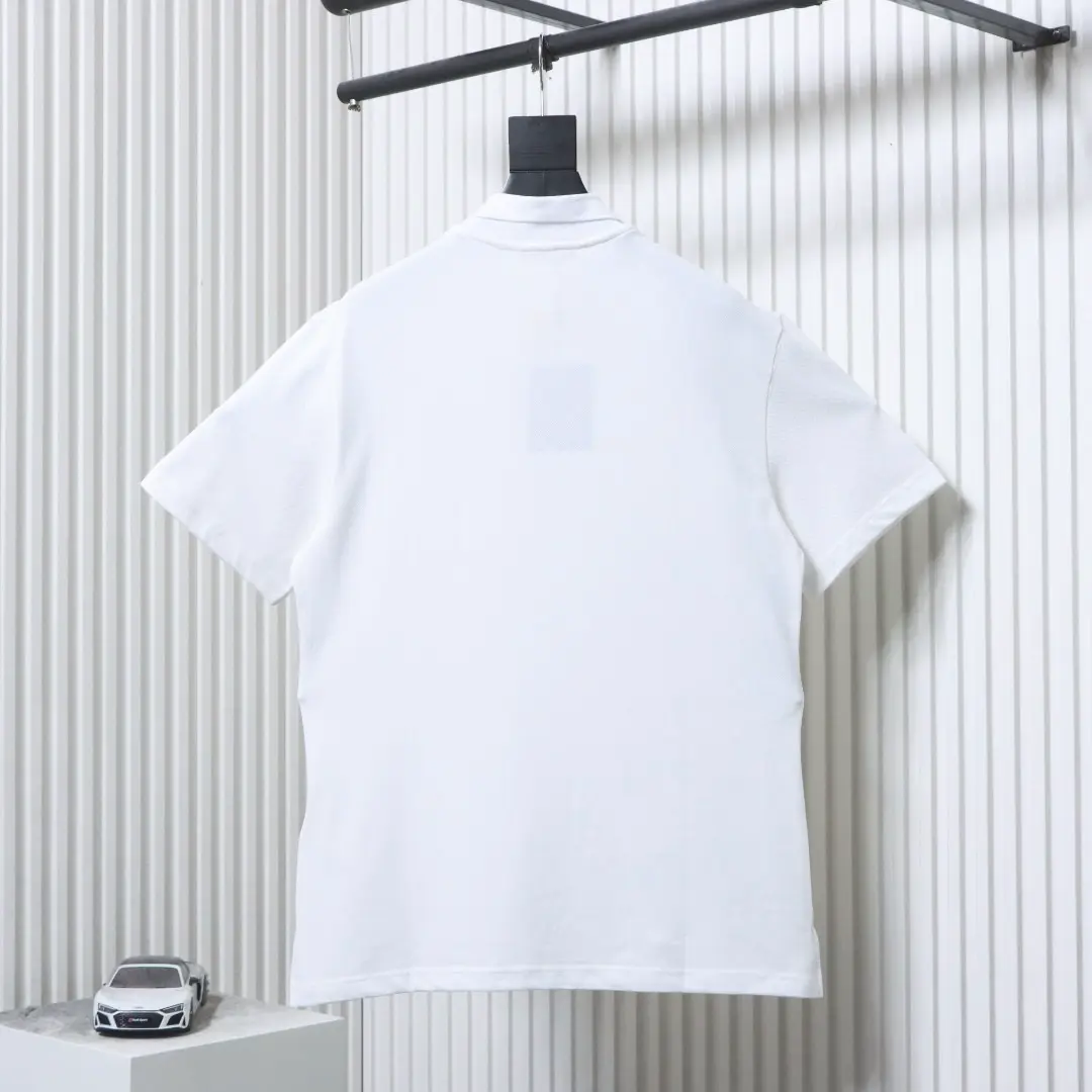 Kurzärmeliges Poloshirt mit Nadelstickerei – Bild 2