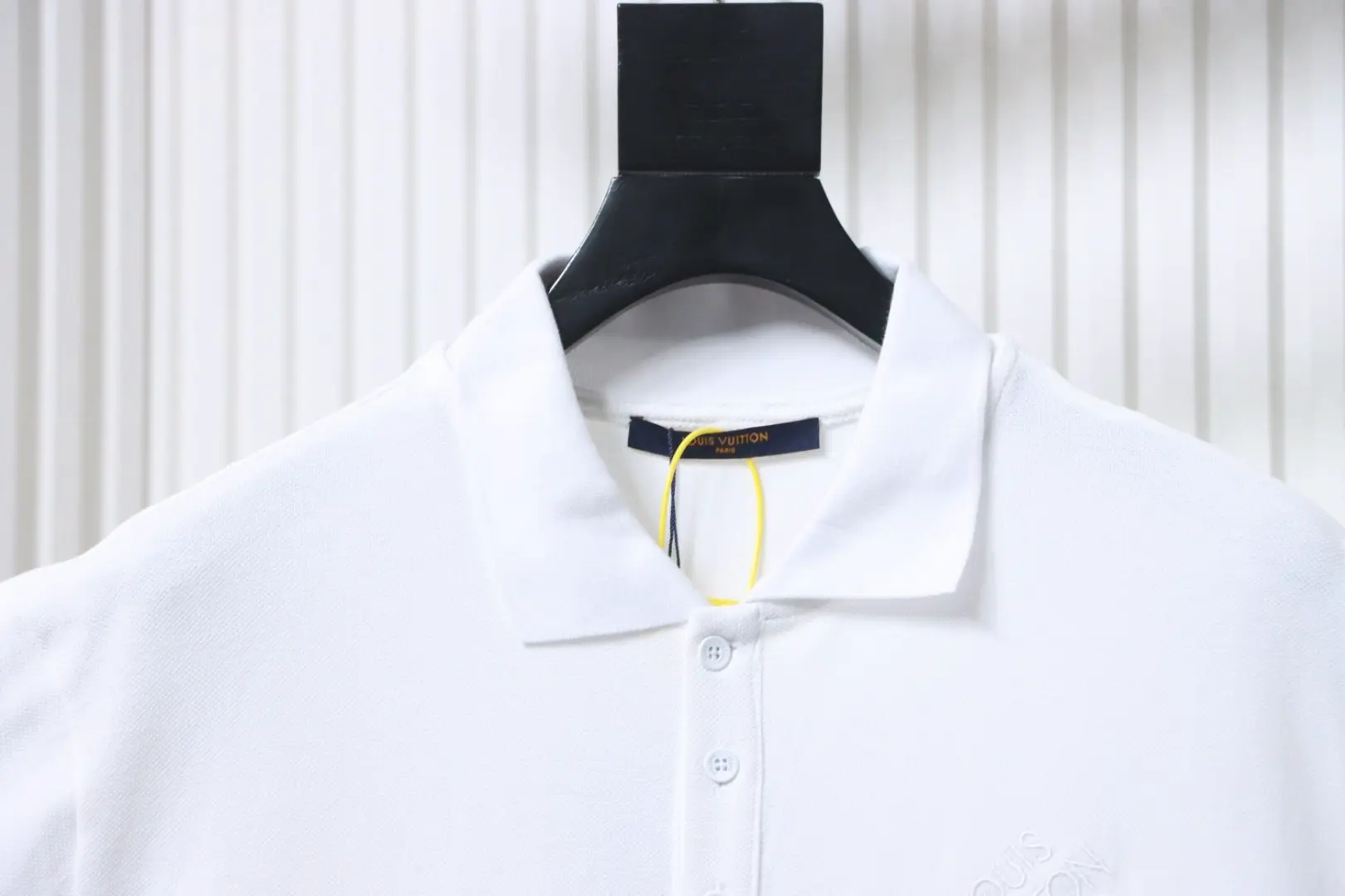 Kurzärmeliges Poloshirt mit Nadelstickerei – Bild 3