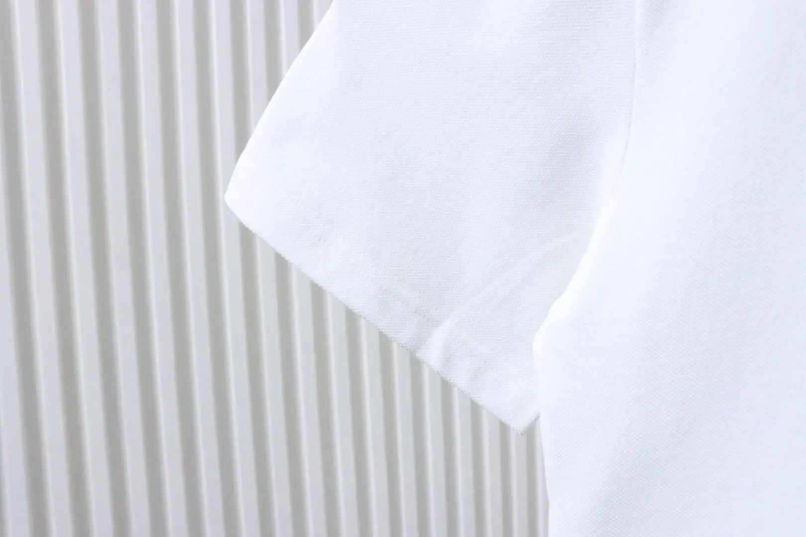 Kurzärmeliges Poloshirt mit Nadelstickerei – Bild 8