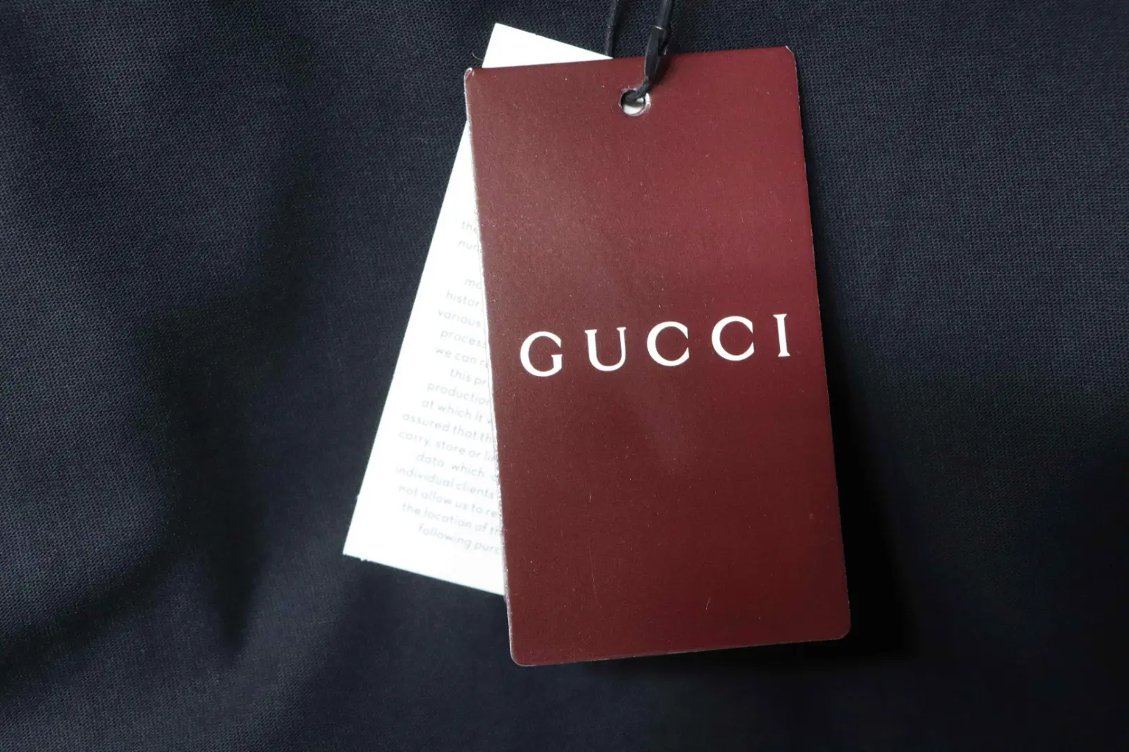 Kurzärmeliges T-Shirt mit gesticktem Doppel-G-Schriftzug auf der Brust – Bild 9