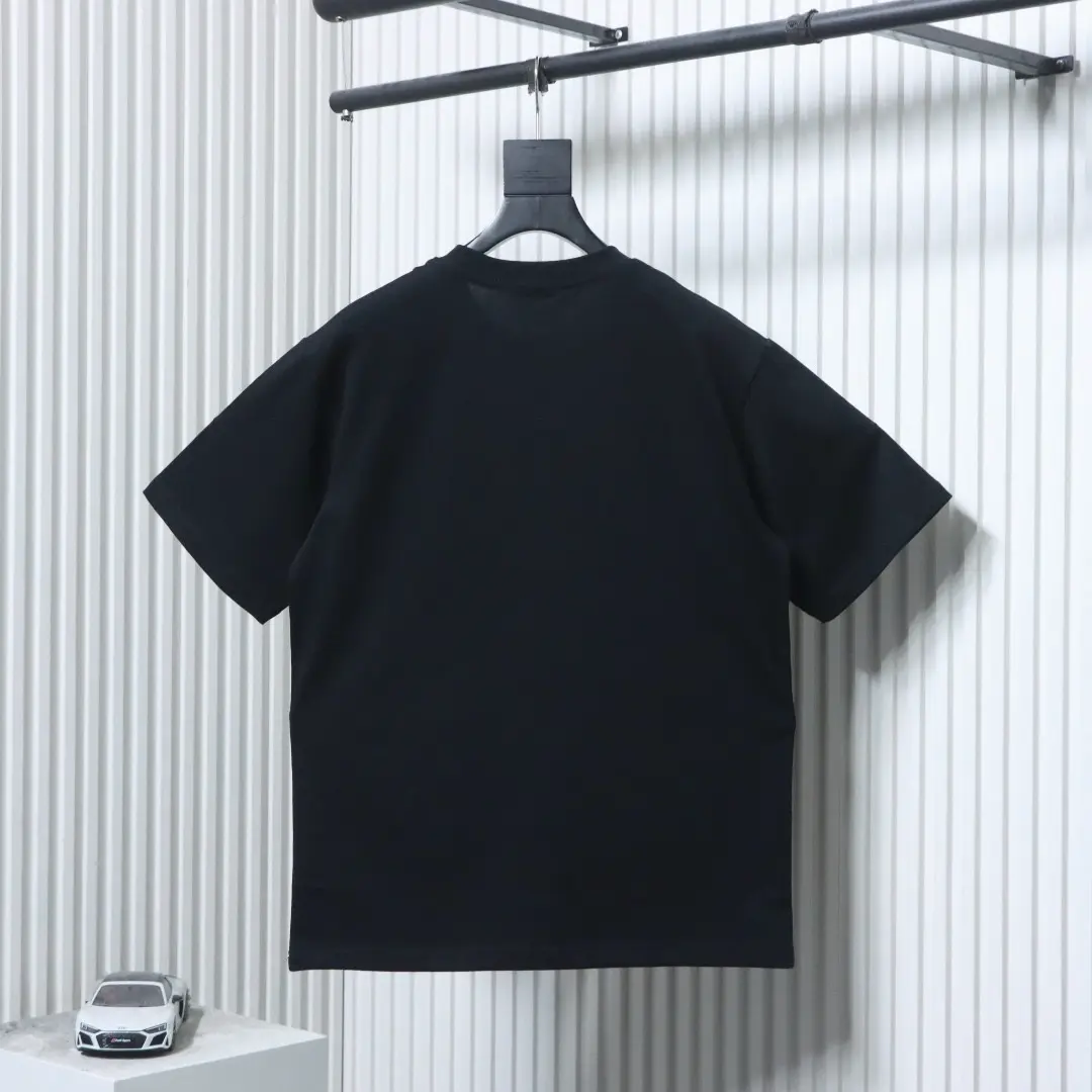 Kurzärmeliges T-Shirt mit gesticktem Doppel-G-Schriftzug auf der Brust – Bild 2