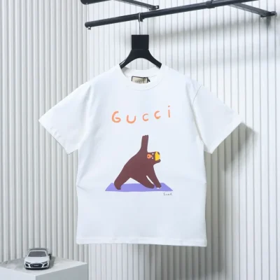 Kurzärmeliges weißes Hemd mit Cartoon-Motiv