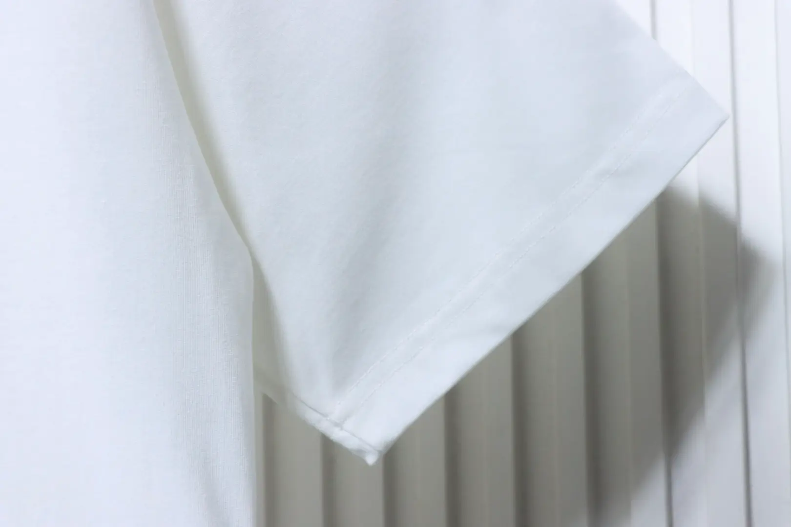 Kurzarm-T-Shirt mit Bärenstickerei im Patchwork-Stil – Bild 6