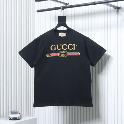 Kurzarm-T-Shirt mit Gürtelprint