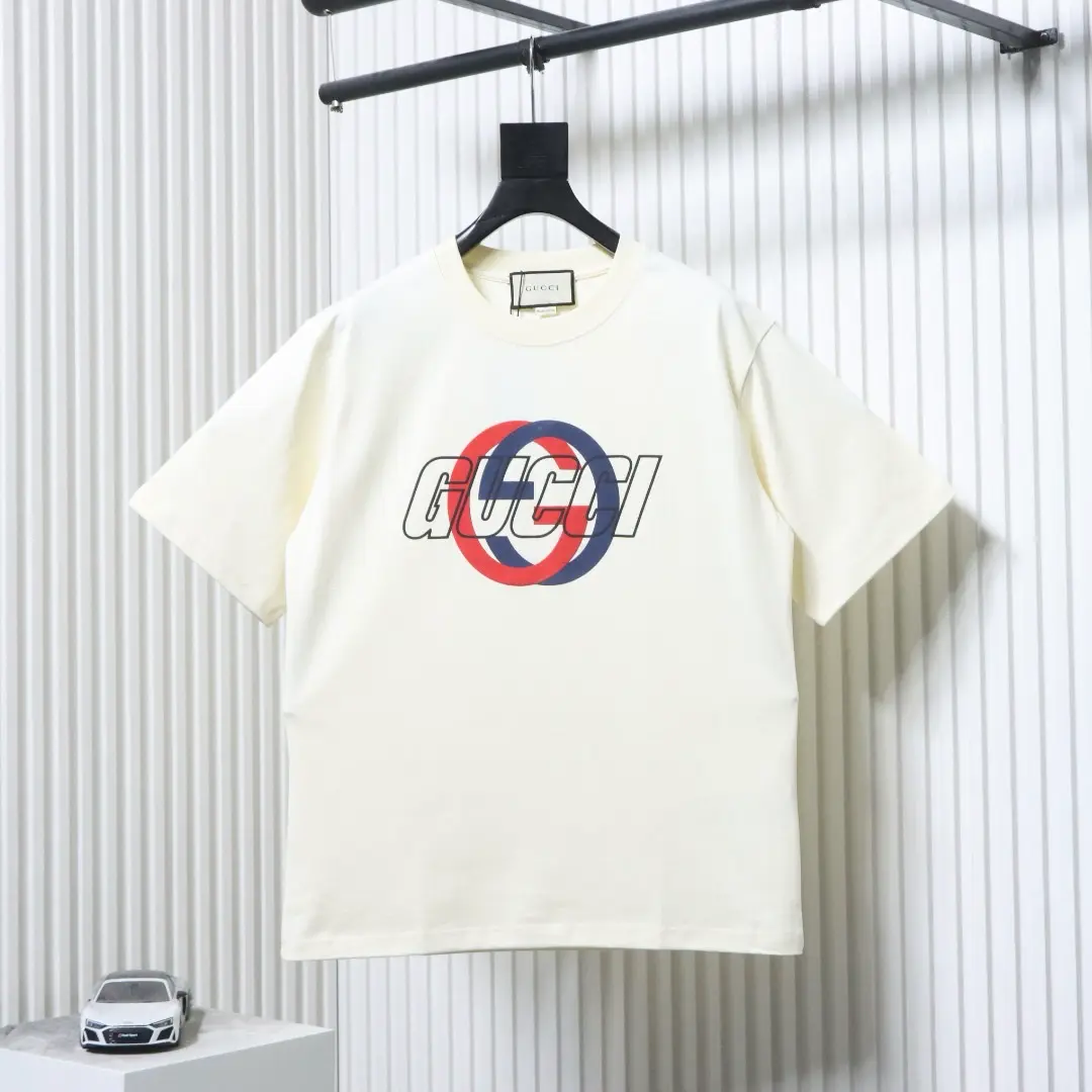 Kurzarm-T-Shirt mit Schaumstoffdruck und ineinandergreifendem Doppel-G-Logo – Bild 3