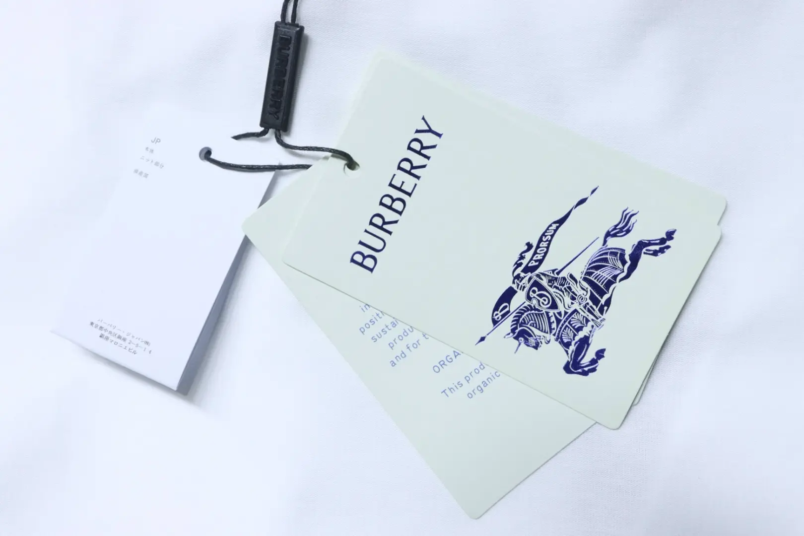 Kurzarm-T-Shirt mit aufgesetzter Klappe, karierter Tasche und besticktem Kriegspferd-Motiv – Bild 9