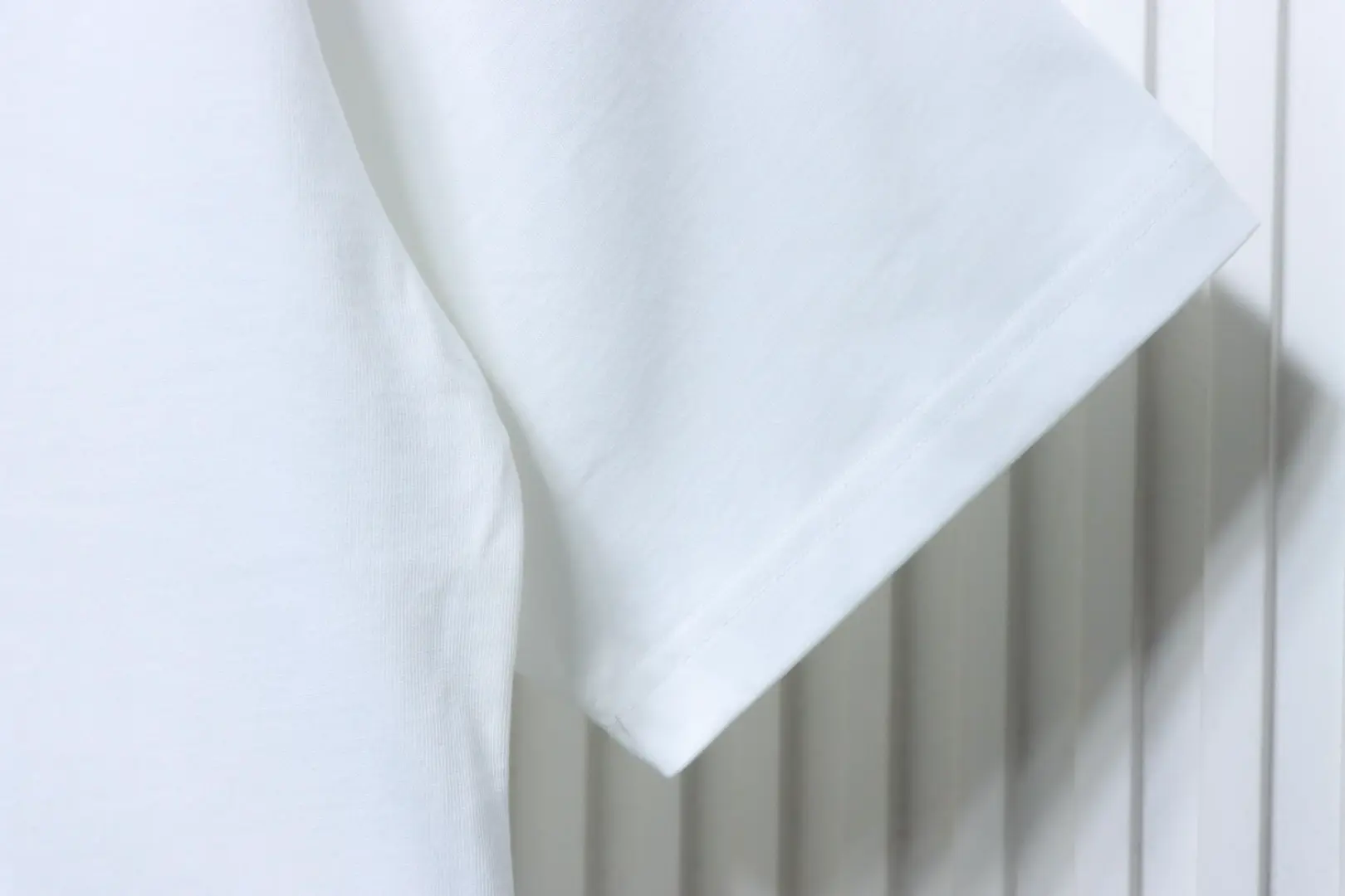 Kurzarm-T-Shirt mit großem Aufdruck – Bild 6