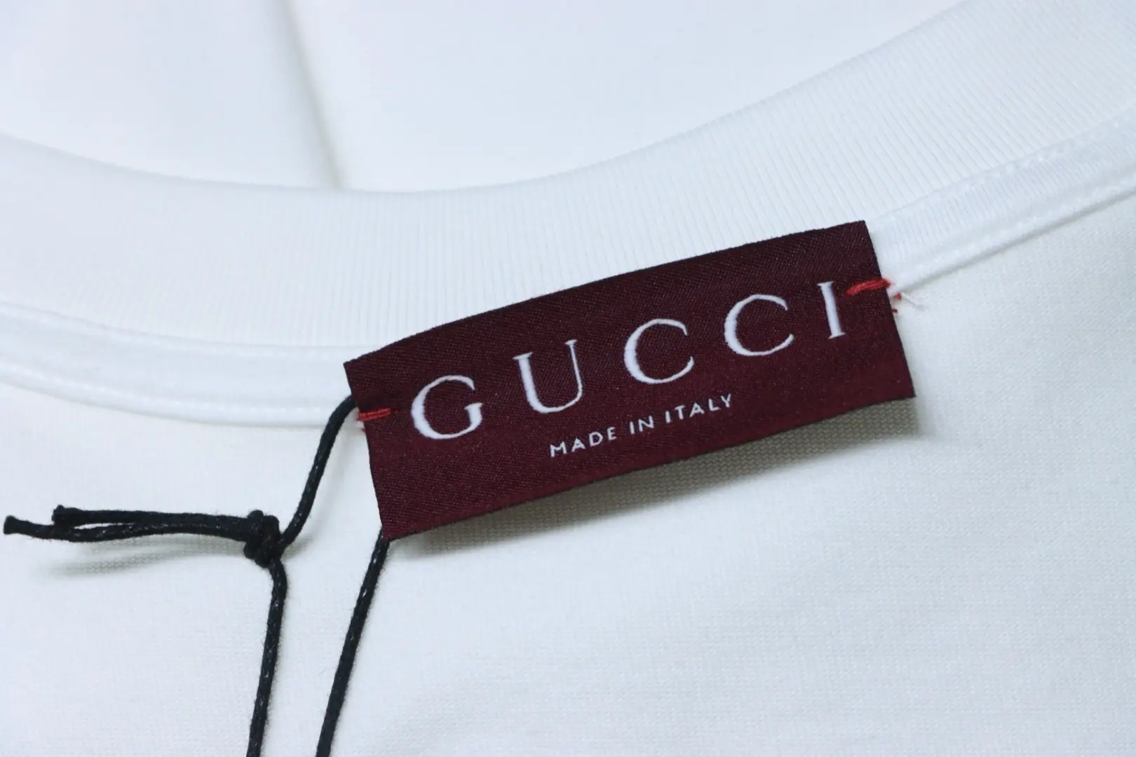 Kurzarm-T-Shirt mit großem Aufdruck – Bild 8