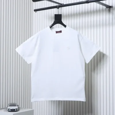 Kurzarm-T-Shirt mit ineinandergreifender Stickerei