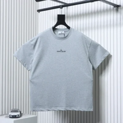 Kurzarm-Top mit Kartenprint auf dem Rücken