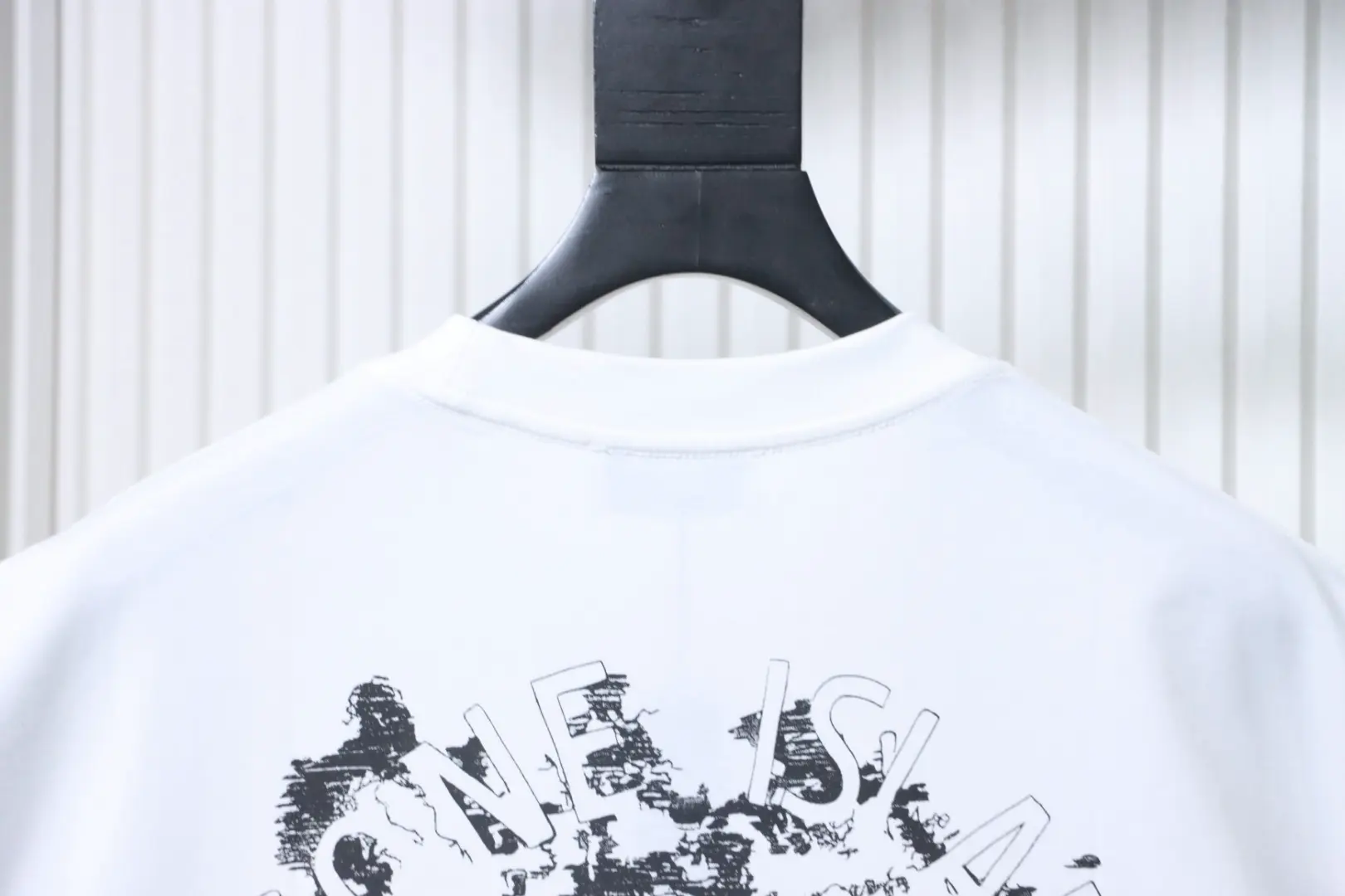 Kurzarm-Top mit Kartenprint auf dem Rücken – Bild 6