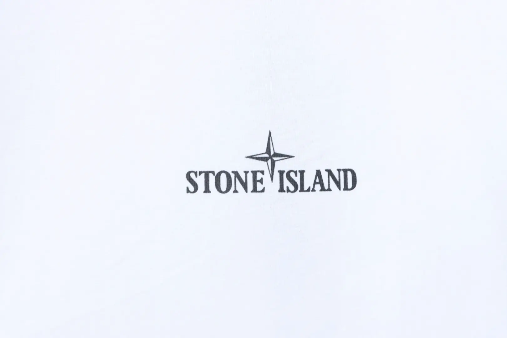 Kurzarm-Top mit Kartenprint auf dem Rücken – Bild 9