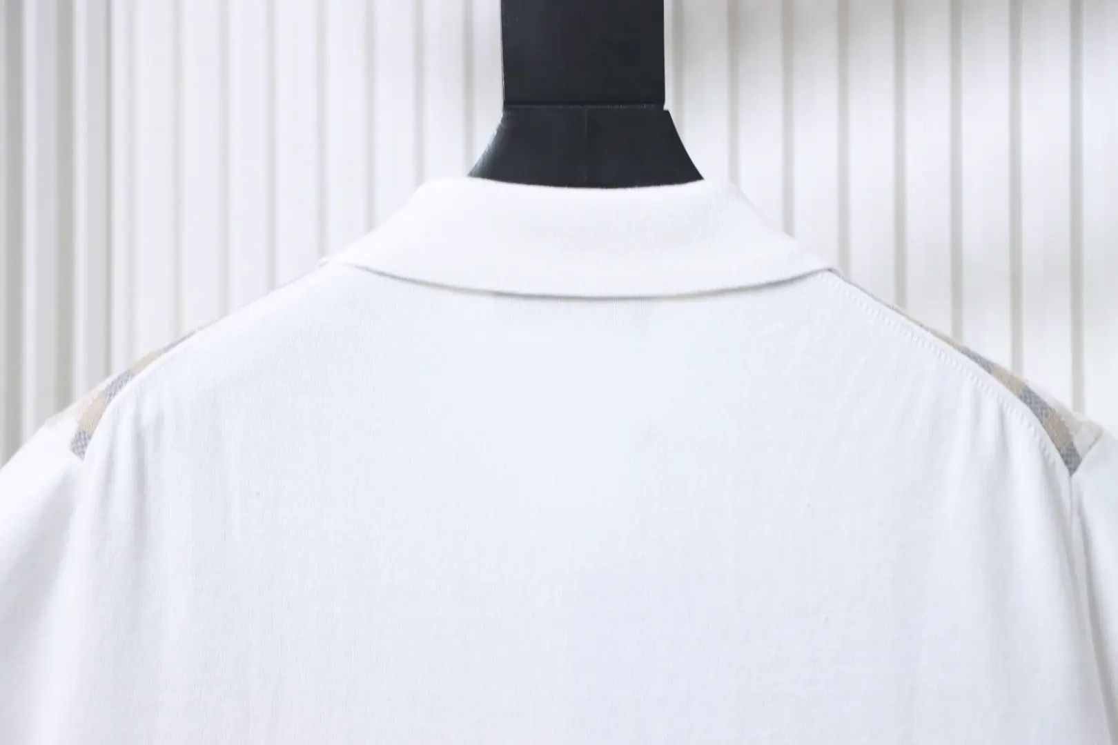 Kurzarmhemd aus kariertem Jacquard-Strick – Bild 5