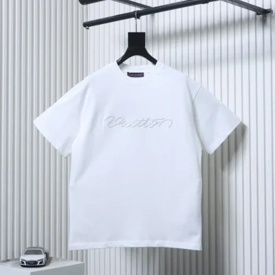 Kurzarmhemd mit handgezeichneter Signatur-Stickerei