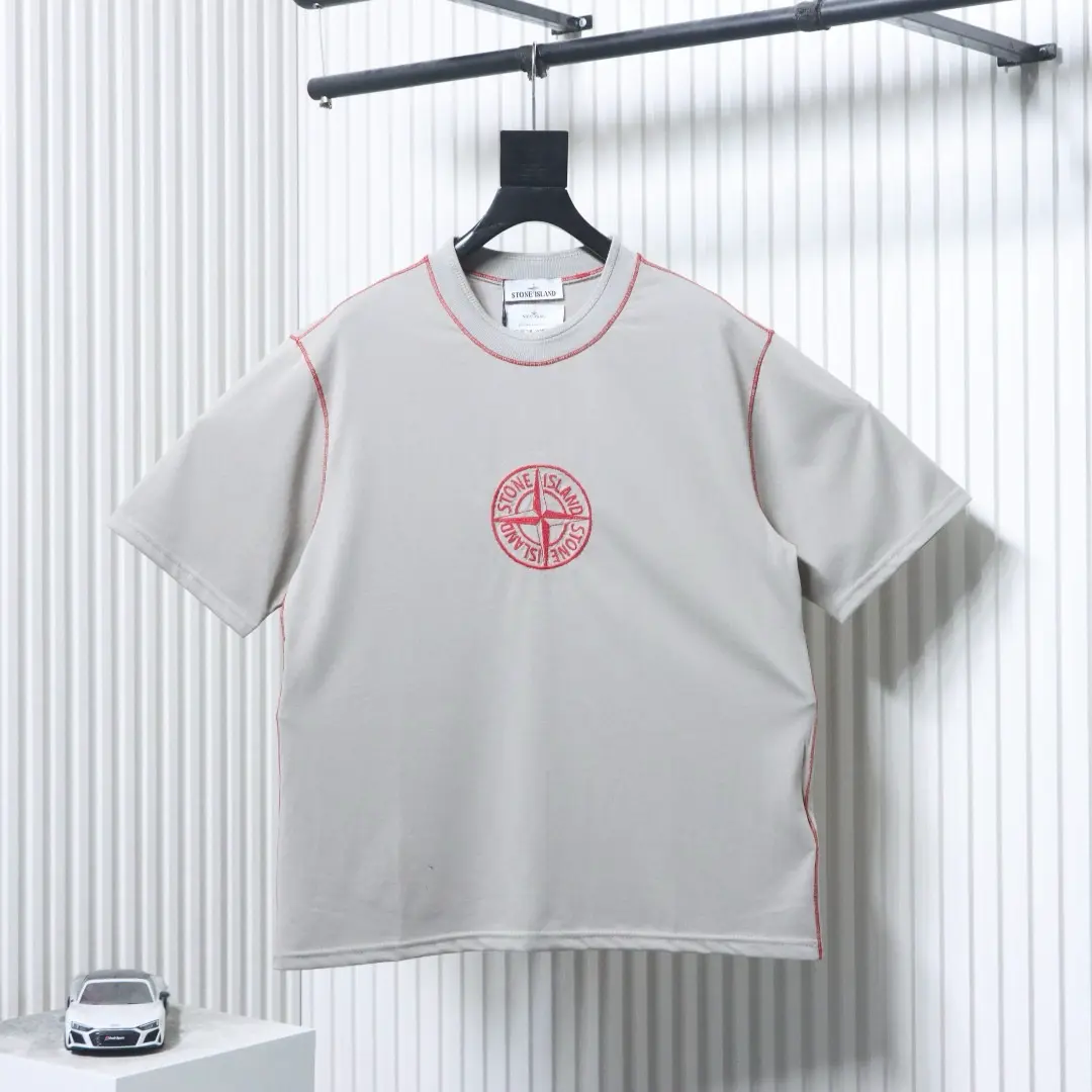Limited Edition Kurzarm-T-Shirt zum Jahr der Schlange mit gesticktem Logo auf der Brust – Bild 11