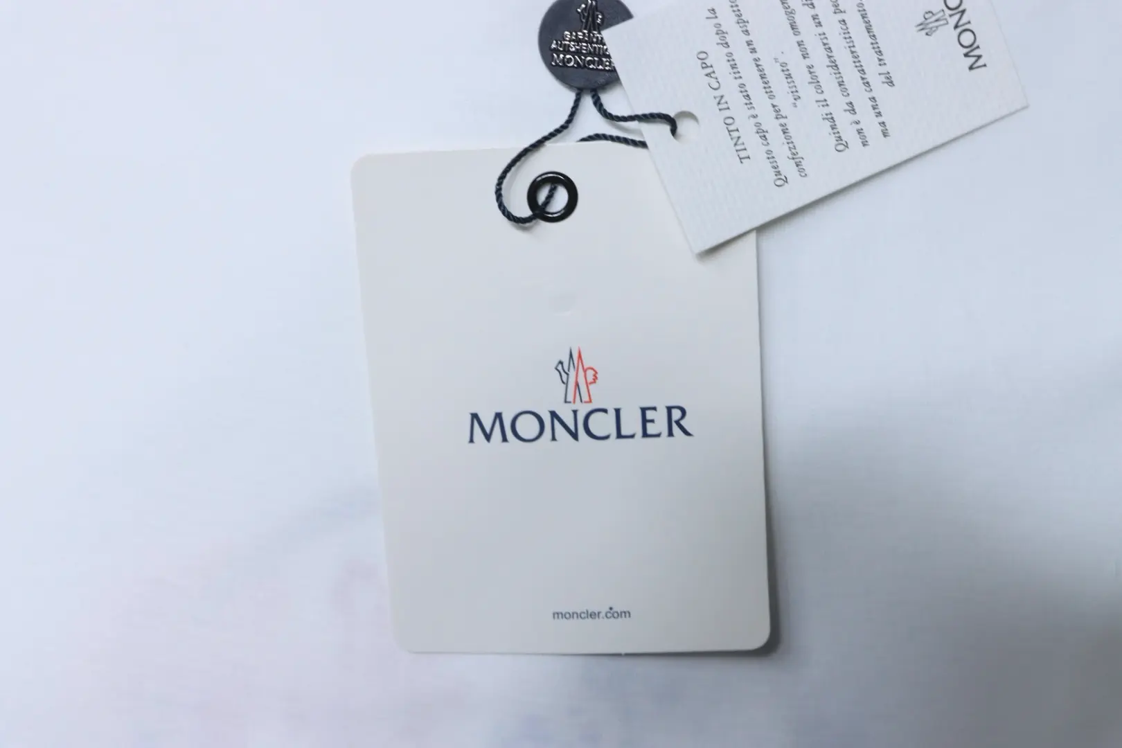 Moncler Kurzarm-T-Shirt mit buntem Splatter-Logo – Bild 12