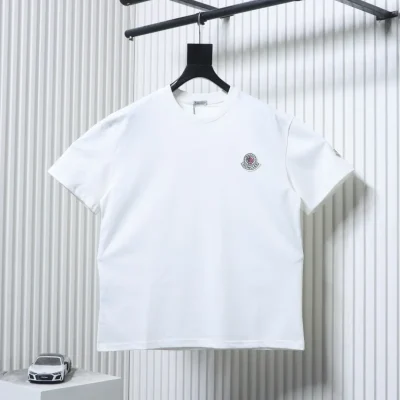 Moncler Kurzarm-T-Shirt mit gesticktem Brustlogo