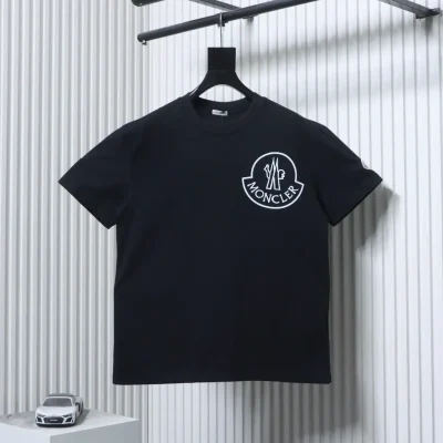 Moncler SS25 Kurzarm-T-Shirt mit Logo-Print auf der Brust