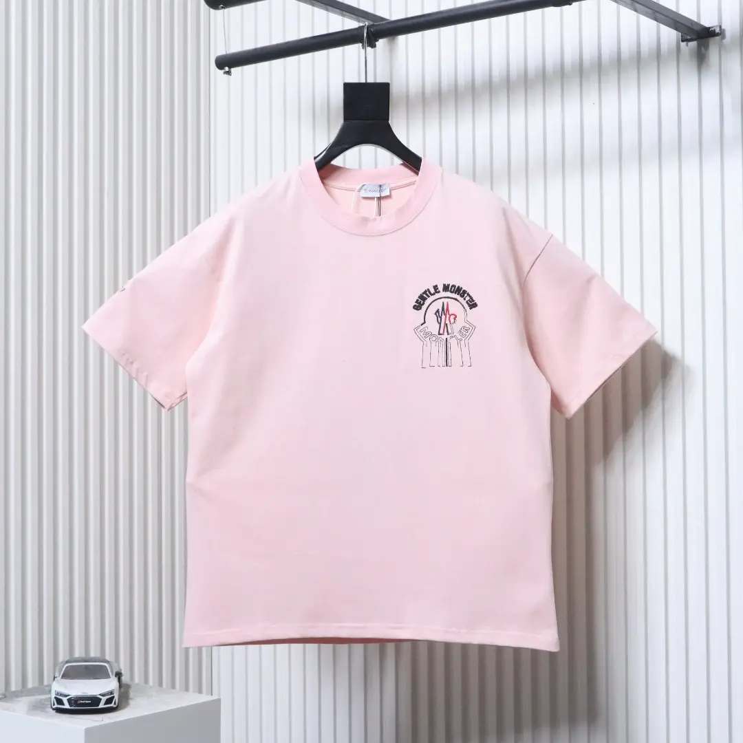 Moncler SS26 GM Collaboration Kurzärmeliges T-Shirt mit gesticktem Logo