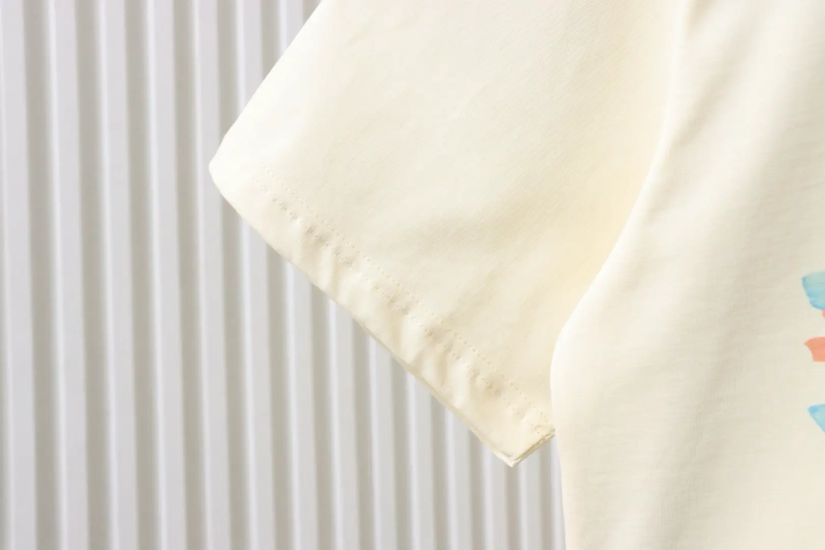 Neue Zeichentrickserie: Kurzärmeliges Logo-Design – Bild 7