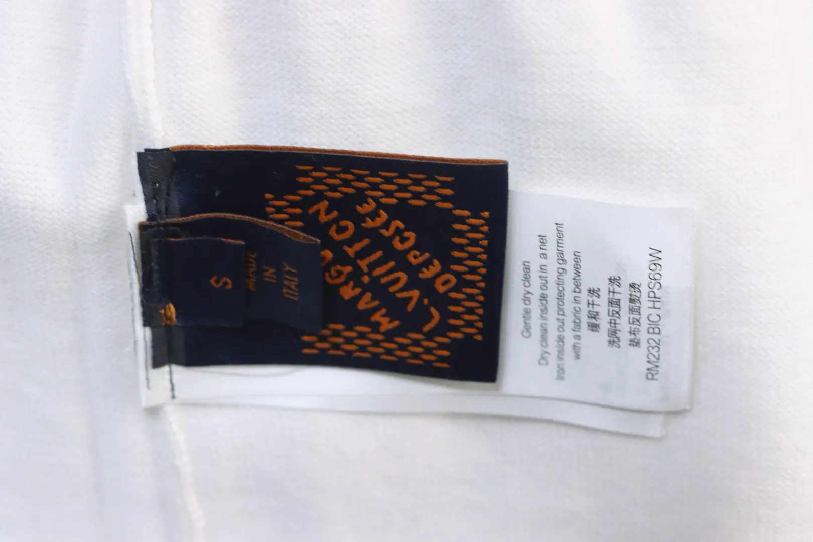 Neues Polohemd mit Perlmuttknöpfen – Bild 8