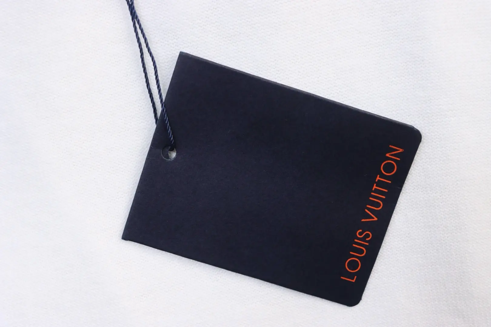 Neues Polohemd mit Perlmuttknöpfen – Bild 10