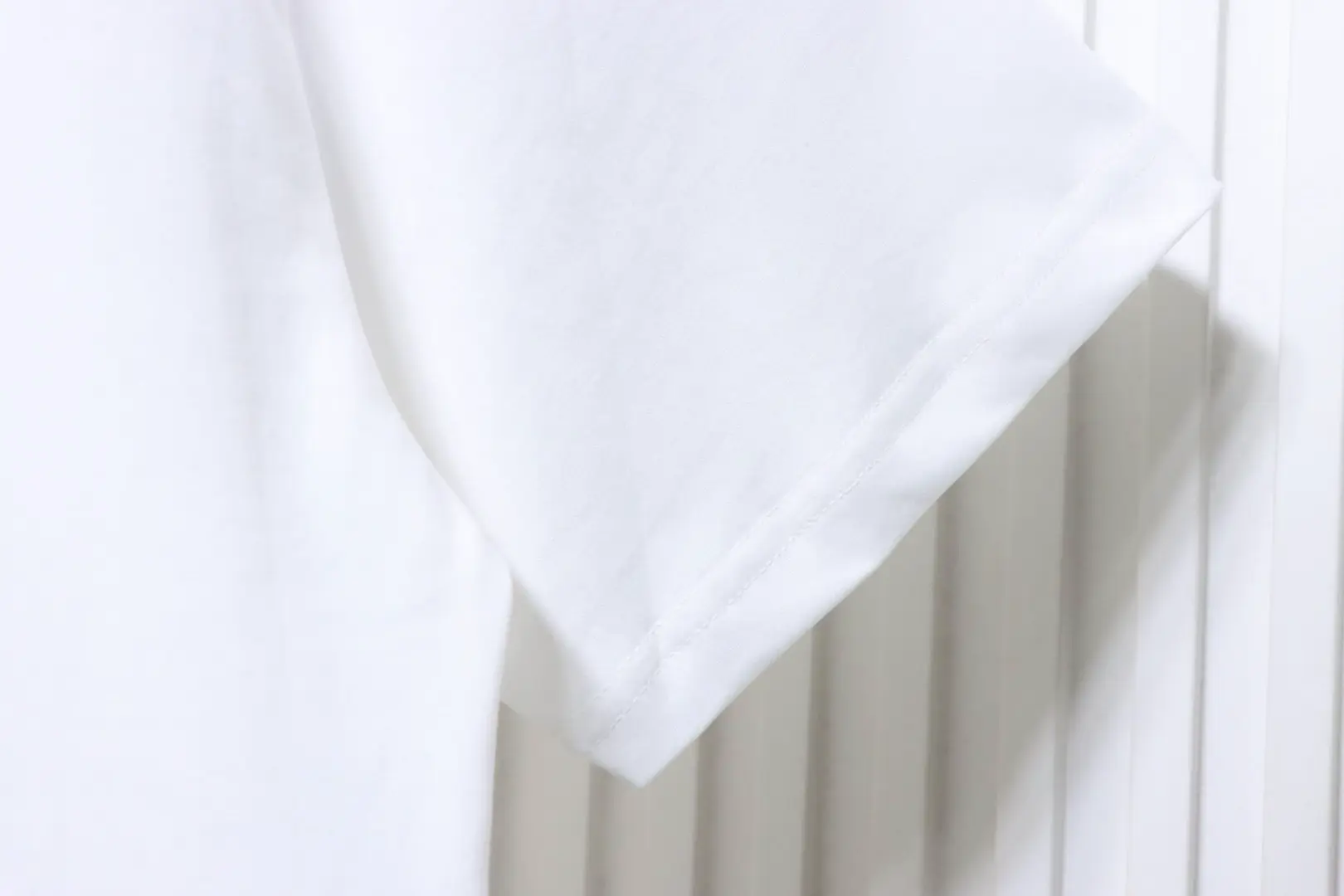 Neues kurzärmeliges Oberteil aus der Cartoon-Serie – Weiß – Bild 6