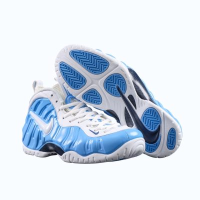 Blauwe sneakers met witte details