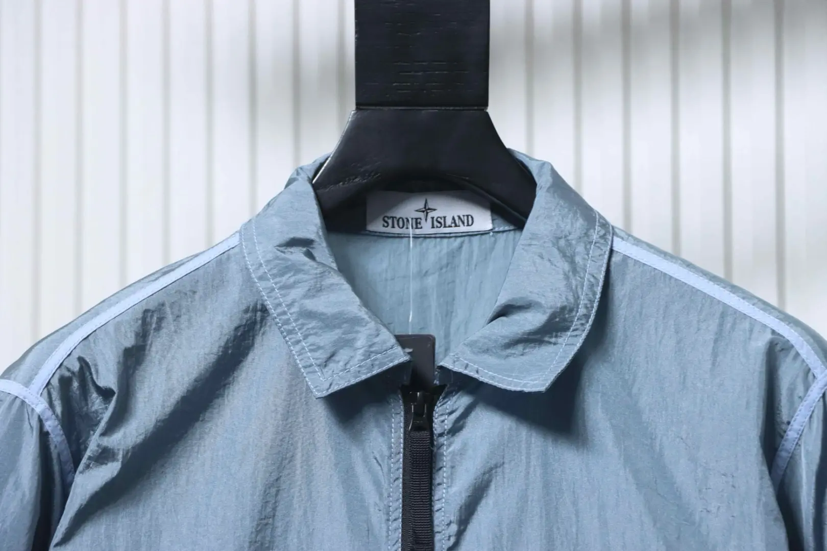 Nylon Meta Series Metallic Nylon Zipper Jacket – Bild 3