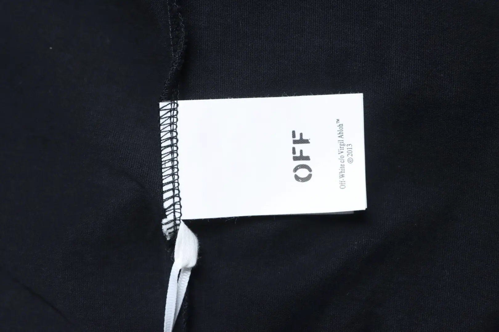 OW Besticktes T-Shirt mit kurzen Ärmeln – Washed Black Arrows – Bild 10