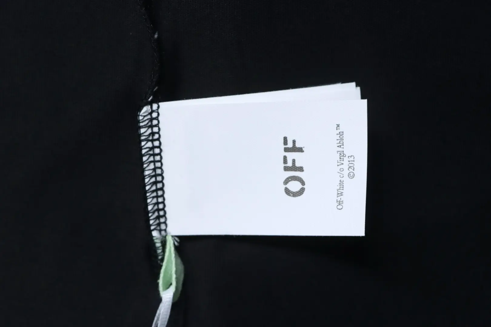 OW Kurzarm-T-Shirt mit rosa Pfeil-Print – Bild 10