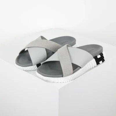 Pantoletten mit dicker Sohle – Graues Kalbsleder