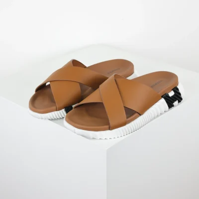 Plateau-Pantoletten – braunes und weißes Kalbsleder