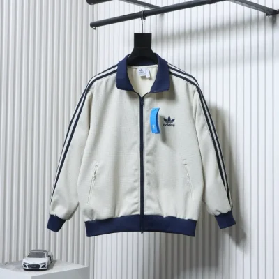 Retro-Sportjacke mit gesticktem Kleeblatt-Logo und Seitenstreifen