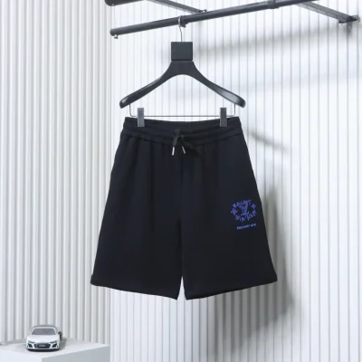 Shorts mit Graffiti-Slogan „Dreamer“