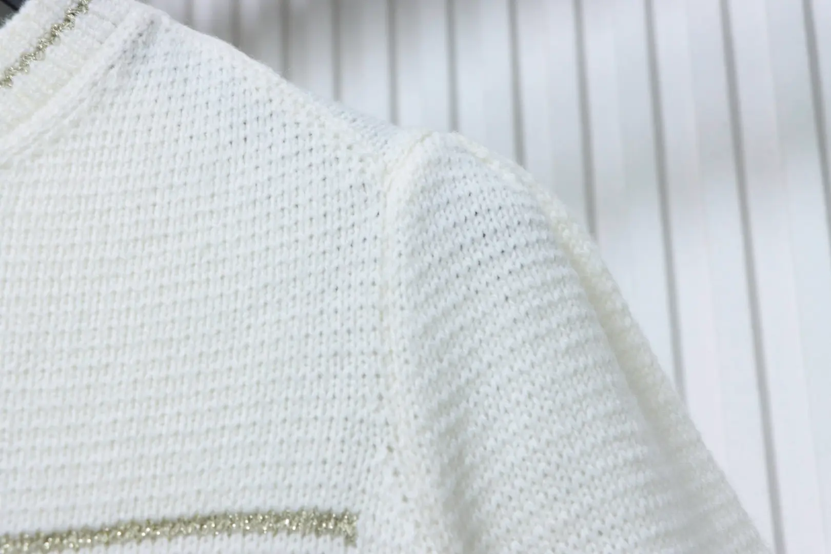 Strickpullover mit herzförmigen Puffärmeln aus Perlen, kurzärmelig – Bild 7